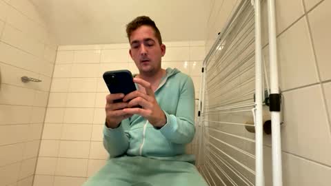 jeffrey195567 online show from October 9, 7:01 pm