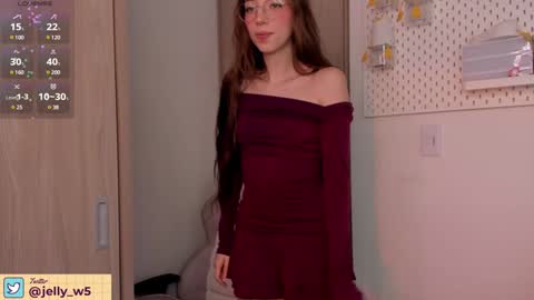 Jelly  online show from February 3, 7:42 pm