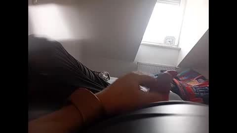 Snapshot of jemini0 chatting on February 22, 11:02 am jemini0 online show from February 22, 11:02 am