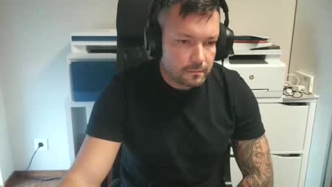 Snapshot of jendin_ chatting on December 15, 9:46 am jendin_ online show from December 15, 9:46 am