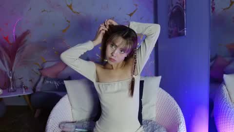 Snapshot of jeni_fire chatting on June 5, 1:28 pm jeni_fire online show from June 5, 1:28 pm