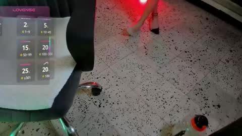 Angie online show from October 15, 2:17 pm