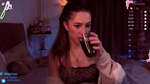 jeniferlovex online show from February 27, 11:38 pm