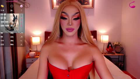 Snapshot of jenifers_body chatting on February 14, 7:54 pm Queen Jenifer online show from February 14, 7:54 pm