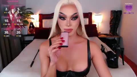 Queen Jenifer online show from June 12, 11:09 am