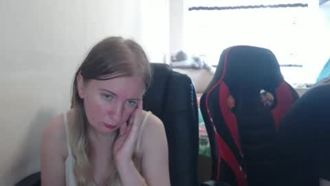 JenisAndPeter online show from September 12, 7:19 am