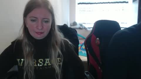 JenisAndPeter online show from October 3, 8:11 am