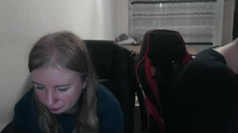 JenisAndPeter online show from November 1, 8:00 pm