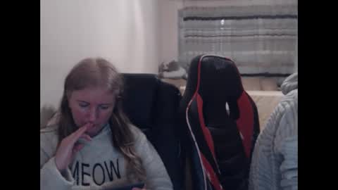 JenisAndPeter online show from March 12, 7:31 pm