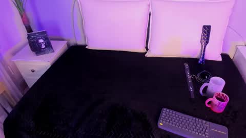 Snapshot of jenn_kitty chatting on September 19, 7:47 pm Jenn kitty online show from September 19, 7:47 pm