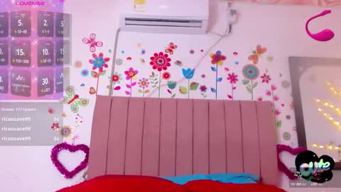 Snapshot of jenn_sky_ chatting on February 7, 8:33 am JENN online show from February 7, 8:33 am