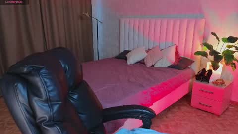 jenna_adams_ online show from June 15, 12:35 am