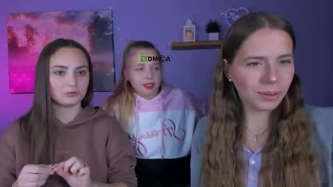 Snapshot of jenna_elayne chatting on December 15, 9:35 am jenna_elayne online show from December 15, 9:35 am