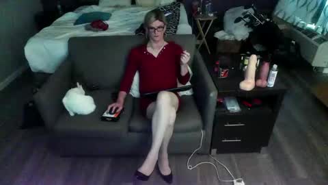 Jenna Cross online show from May 26, 9:00 pm