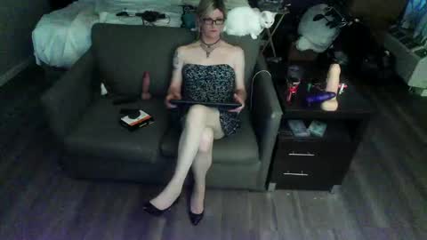 Jenna Cross online show from June 9, 1:17 am