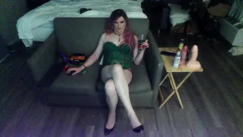 Jenna Cross online show from June 25, 5:12 am