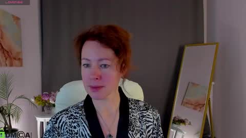 Snapshot of jennali1 chatting on April 28, 4:06 am Jenna online show from April 28, 4:06 am