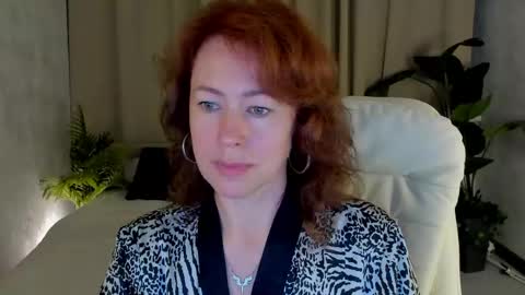 Snapshot of jennali1 chatting on June 8, 4:02 am Jenna online show from June 8, 4:02 am