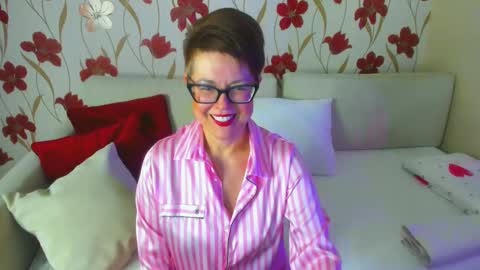 Snapshot of jennalison chatting on February 11, 10:59 am Jenn online show from February 11, 10:59 am