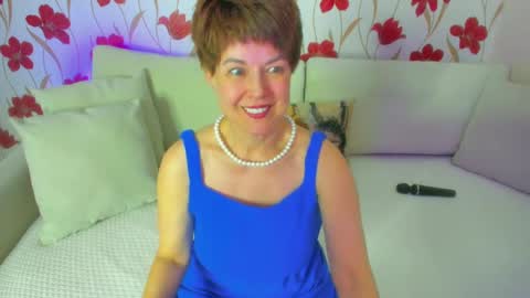Snapshot of jennalison chatting on April 5, 2:25 pm Jenn online show from April 5, 2:25 pm