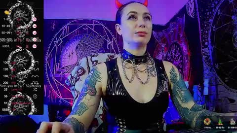 Snapshot of jennalovvee chatting on December 10, 8:40 am Mrs. Jenna online show from December 10, 8:40 am