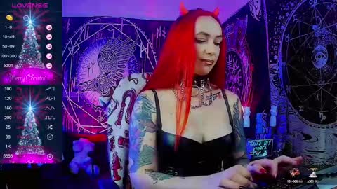 Snapshot of jennalovvee chatting on December 11, 12:02 am Mrs. Jenna online show from December 11, 12:02 am