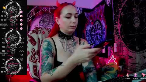 Snapshot of jennalovvee chatting on February 3, 7:51 am Mrs. Jenna online show from February 3, 7:51 am