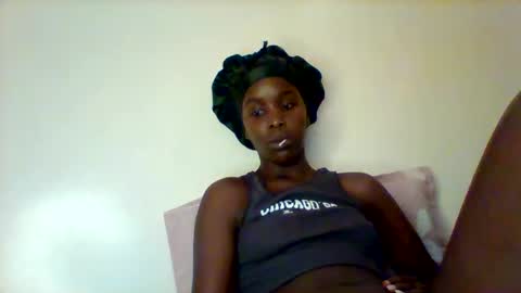 Snapshot of jenncuty9 chatting on June 7, 6:06 am jenncuty9 online show from June 7, 6:06 am