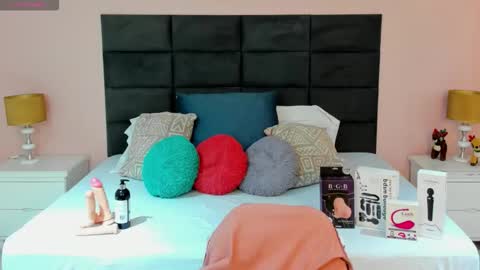 jenner_madison online show from November 17, 11:05 am