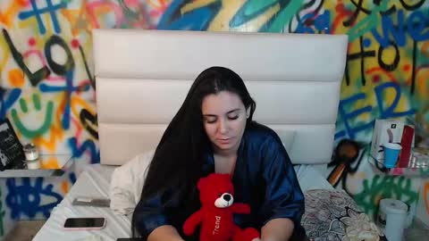 jenner_madison online show from December 17, 11:44 pm