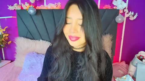 Snapshot of jenner_mills chatting on December 12, 10:56 am Jenner online show from December 12, 10:56 am