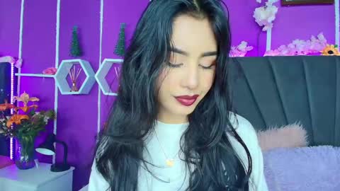 Snapshot of jenner_mills chatting on December 14, 6:56 am Jenner online show from December 14, 6:56 am