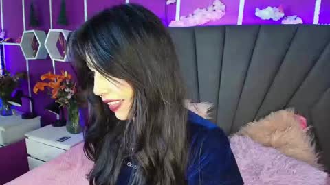 Snapshot of jenner_mills chatting on December 15, 7:13 am Jenner online show from December 15, 7:13 am