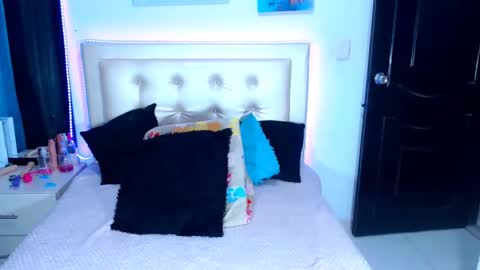 jenn online show from February 16, 11:16 pm