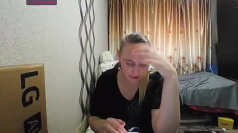 Snapshot of jennideep chatting on December 1, 9:14 am JenniDeep online show from December 1, 9:14 am