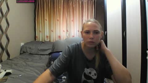 Snapshot of jennideep chatting on June 25, 9:03 am JenniDeep online show from June 25, 9:03 am
