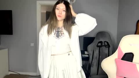Snapshot of jenniehospelhorn chatting on June 14, 10:17 am Michelle online show from June 14, 10:17 am