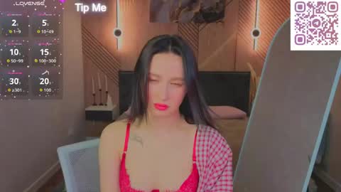 Snapshot of jennifer_richh chatting on June 8, 1:28 am jennifer online show from June 8, 1:28 am