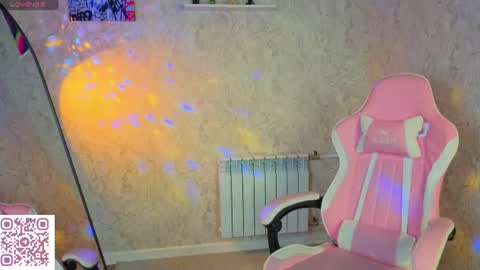 Snapshot of jennifer_richh chatting on June 11, 1:05 am jennifer online show from June 11, 1:05 am