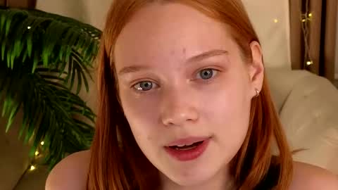 Snapshot of jennifer_shy_ chatting on November 9, 2:26 pm Jennifer online show from November 9, 2:26 pm