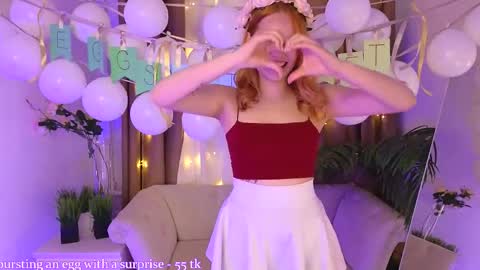 Snapshot of jennifer_shy_ chatting on April 5, 11:40 am Jennifer online show from April 5, 11:40 am