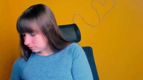 Jennifer online show from March 21, 7:02 am