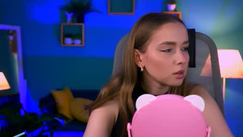 Jennifer online show from September 10, 8:20 pm