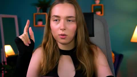 Jennifer online show from September 19, 9:26 pm