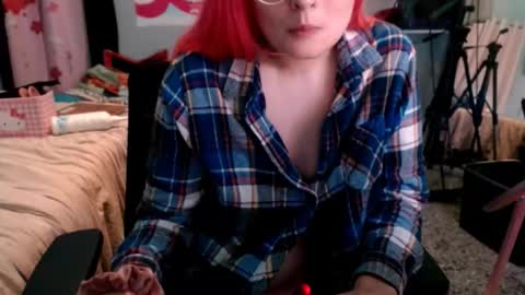 Snapshot of jennifergwen chatting on October 28, 5:00 am Jennifer Gwen online show from October 28, 5:00 am