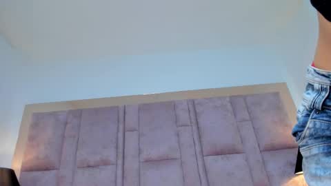 Snapshot of jenniferhillss chatting on September 28, 1:55 am U can call me Angel online show from September 28, 1:55 am