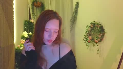 jennifernollan_ online show from February 10, 1:04 pm