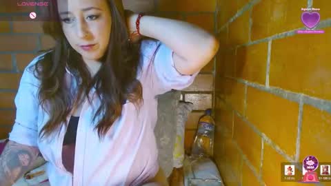 Snapshot of jennifersmith_ chatting on February 8, 3:32 am Jennifer Smith online show from February 8, 3:32 am