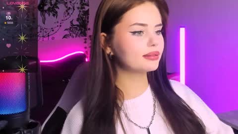 Snapshot of jenniferwandis77 chatting on December 16, 5:00 pm Jenni online show from December 16, 5:00 pm