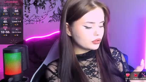 Snapshot of jenniferwandis77 chatting on December 18, 12:40 pm Jenni online show from December 18, 12:40 pm